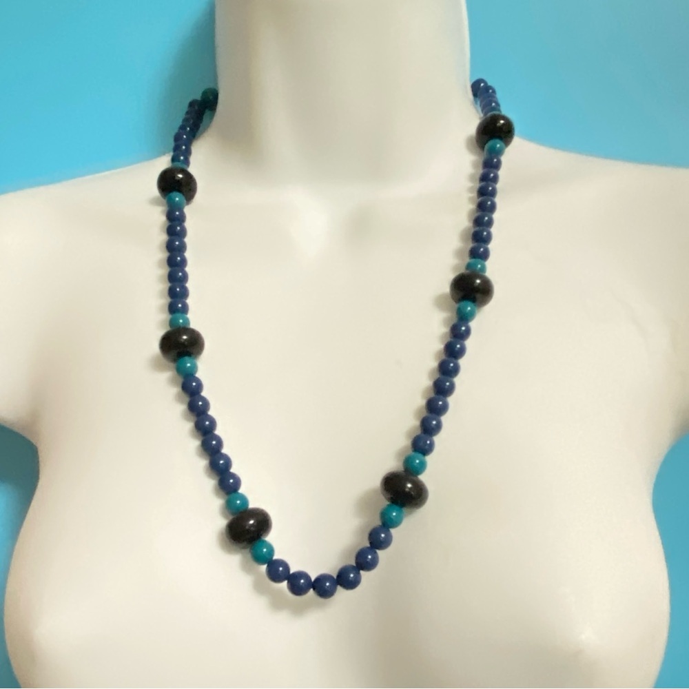 TRIFARI Vintage Lucite Necklace Navy Blue Black Beads Granny Core - Picture 10 of 11